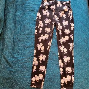 Kate Spade x Beyond Yoga leggings